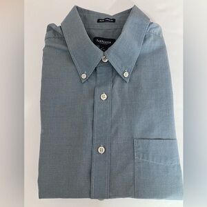 Van Heusen Men’s Short Sleeve Shirt, Large 16-16 1/2, Button Front, Blue